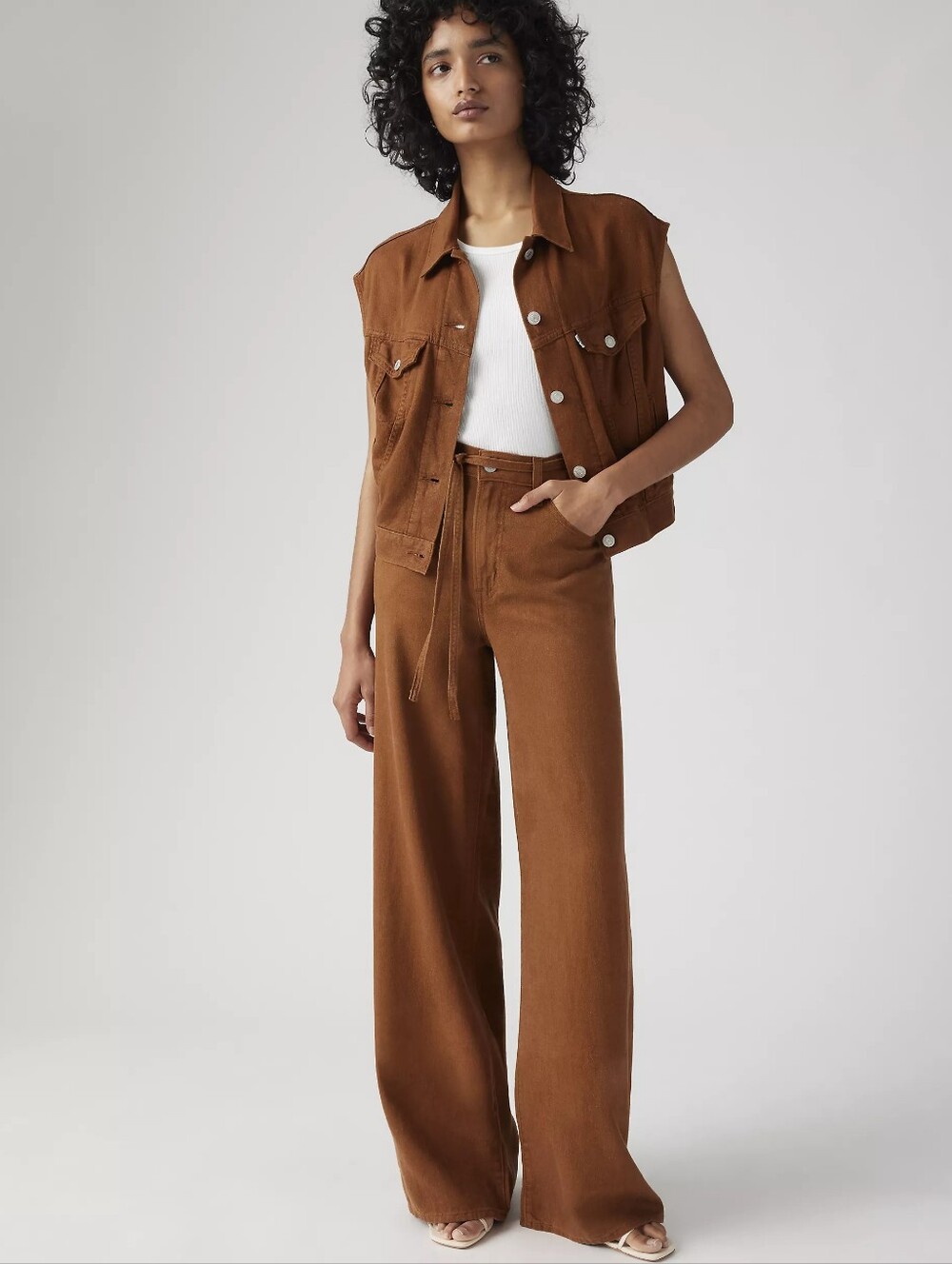Levi's Linen Wide-Leg Drawstring Pants in Chestnut Brown